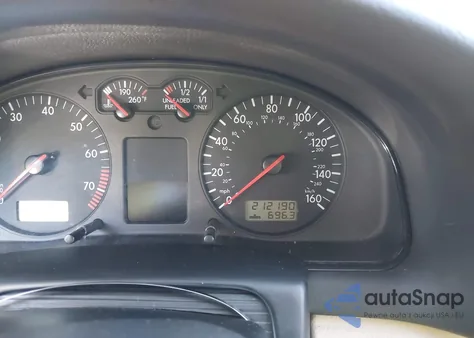 2001 Volkswagen Passat Glx from USA, damaged, VIN WVWBH63B31P045542